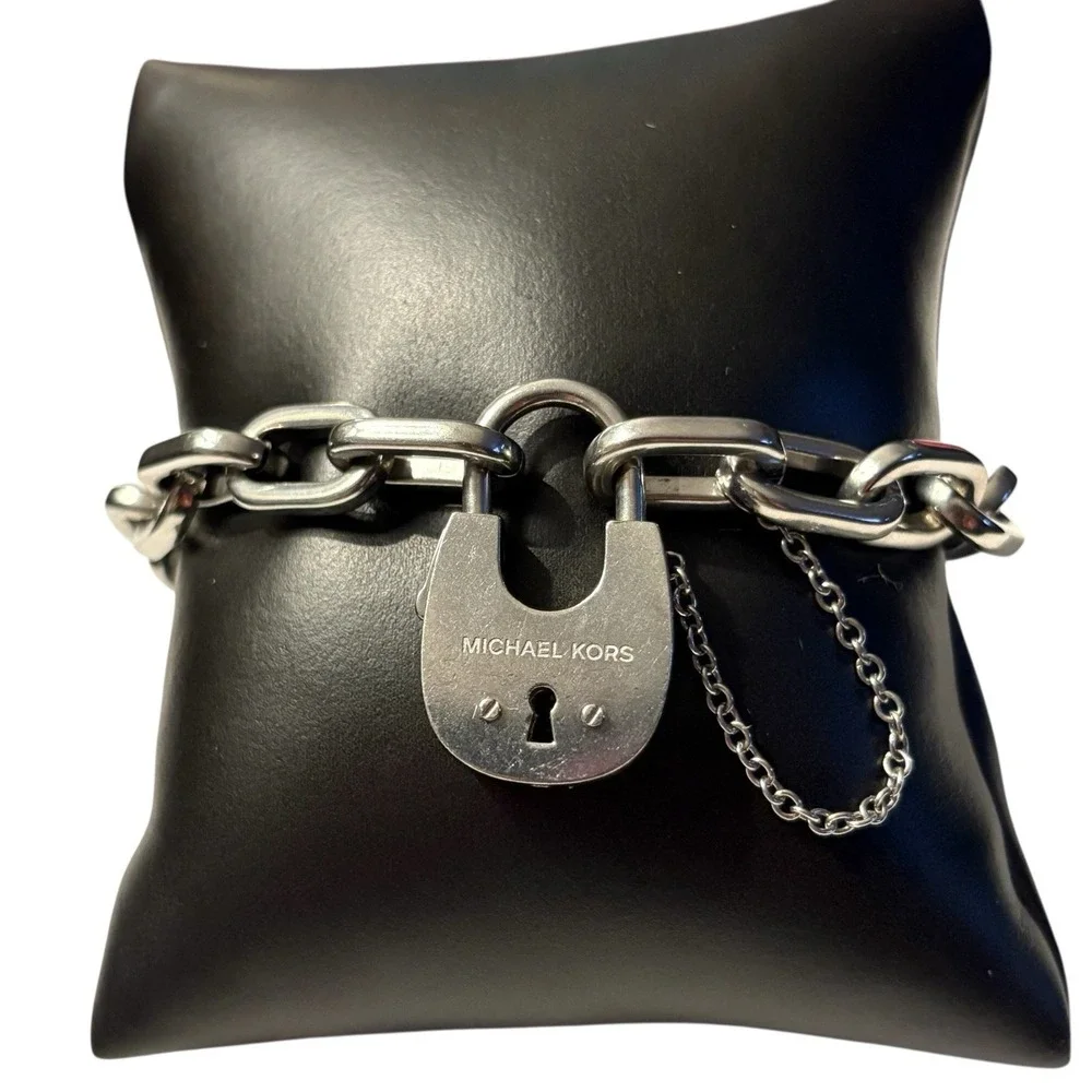 Michael Kors Bracelet Chain Link With Padlock And Safety Chain Silver Tone Metal - Picture 4 of 16